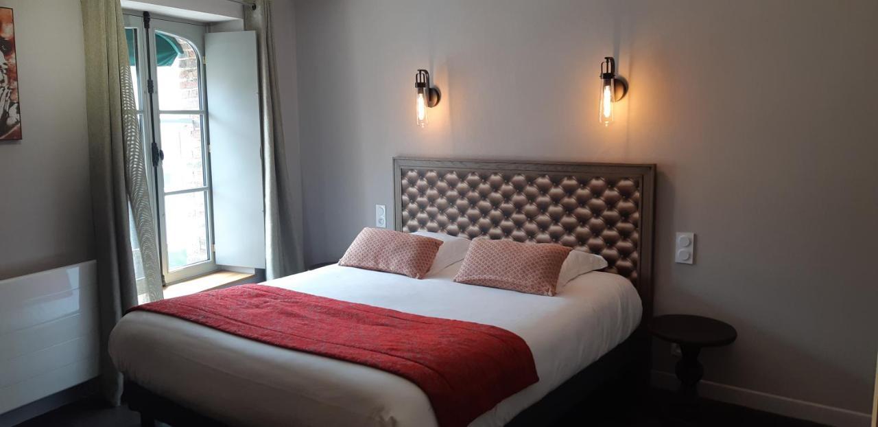Logis Hotel Le Grand Cerf Ernée Buitenkant foto