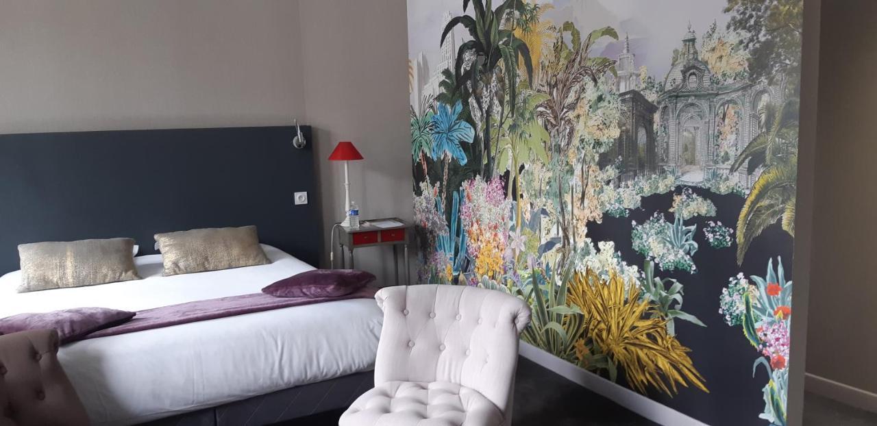 Logis Hotel Le Grand Cerf Ernée Buitenkant foto