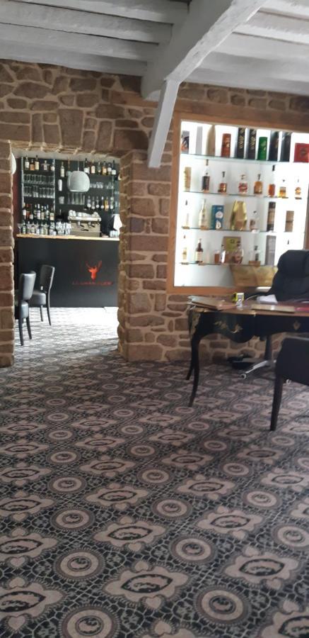 Logis Hotel Le Grand Cerf Ernée Buitenkant foto