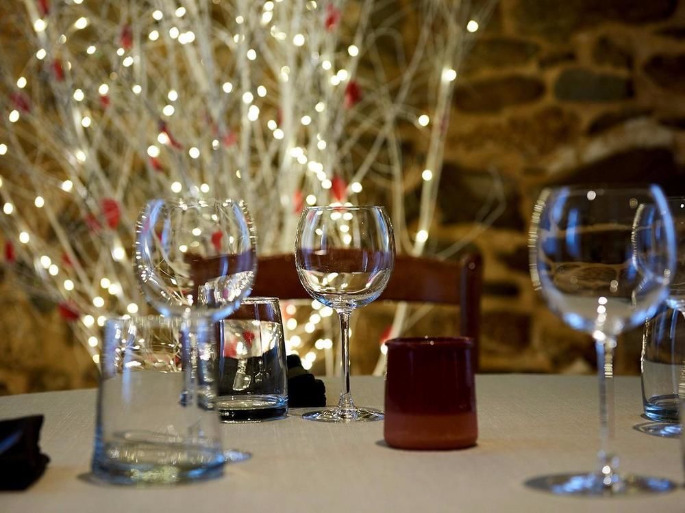 Logis Hotel Le Grand Cerf Ernée Buitenkant foto